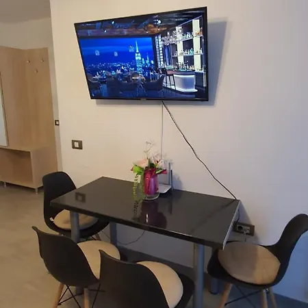 Waterfront Premier Promenada Heated Pool Prima Linie Apartment