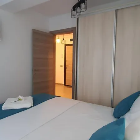 Waterfront Premier Promenada Heated Pool Prima Linie