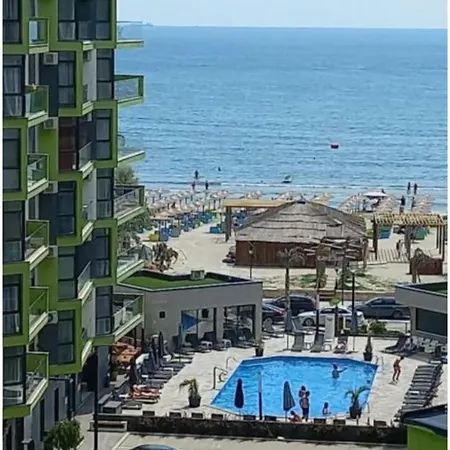 Waterfront Premier Promenada Heated Pool Prima Linie Apartment Navodari